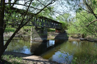 Sinzig ve Kripp yakınlarındaki Ahr köprüsü, 2018 eski köprüsü.