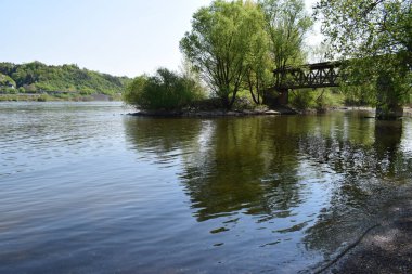 Ahr nehri Ren nehrine dökülüyor.