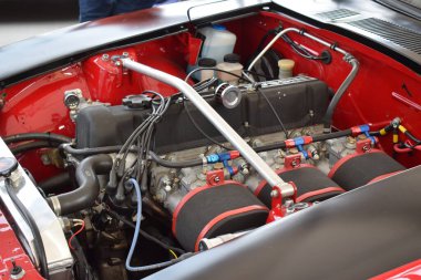 1980 'lerin Nissan' ının klasik rali motoru