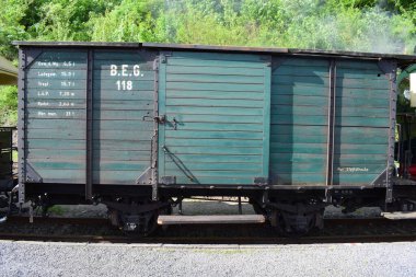 Tekerlekli eski buhar treni