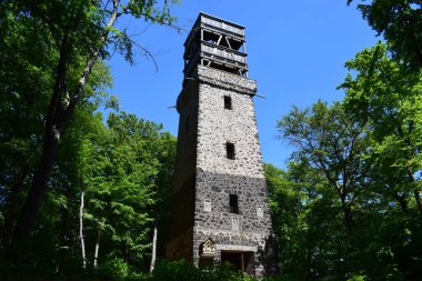 Eifel Ormanı 'ndaki izleme kulesi