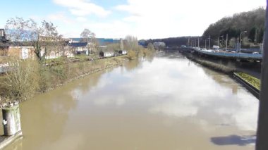 Sel suyuyla Saar ve Otoban hala açık