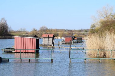 Putteland aus Lacs yakınlarındaki Etang du Welchenhof barakalarında.