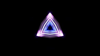 Karanlık bir arkaplanda gizemli enerji ve soyut şekillerle parıldayan mor üçgen sembolü