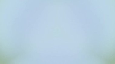 Yavaş yavaş ince dokularla harmanlanan renkler, yaratıcı projeler için sakin ve sakin bir arkaplan oluşturur..