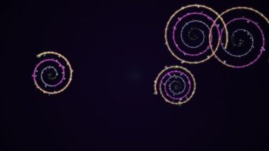 Parlak havai fişekler gece gökyüzünü kıvrımlı desenlerle aydınlatır, canlı mor ve sarı renklerle şenlikli bir atmosfer yaratır..