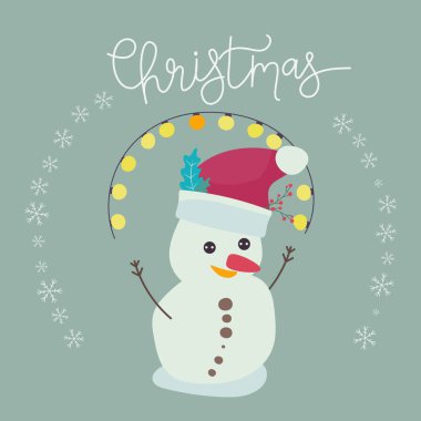 Yeni yıl şapkalı bir kardan adam. Noel için şirin bir kartpostal.