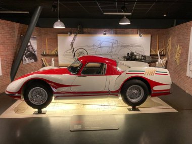 İtalya 'nın Torino kentindeki Museo Nazionale dell' Automobile İtalyan ve uluslararası üreticilerden tarihi araç, motor, şasi ve otomotiv tarihi sergileri sergilenmektedir..