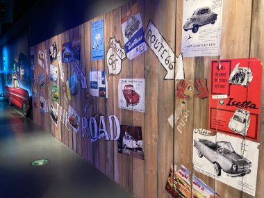 İtalya 'nın Torino kentindeki Museo Nazionale dell' Automobile İtalyan ve uluslararası üreticilerden tarihi araç, motor, şasi ve otomotiv tarihi sergileri sergilenmektedir..