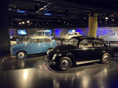 İtalya 'nın Torino kentindeki Museo Nazionale dell' Automobile İtalyan ve uluslararası üreticilerden tarihi araç, motor, şasi ve otomotiv tarihi sergileri sergilenmektedir..