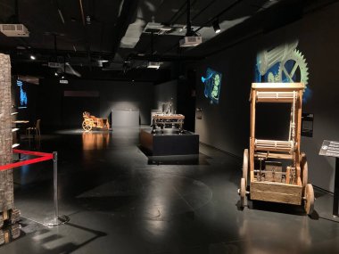 İtalya 'nın Torino kentindeki Museo Nazionale dell' Automobile İtalyan ve uluslararası üreticilerden tarihi araç, motor, şasi ve otomotiv tarihi sergileri sergilenmektedir..