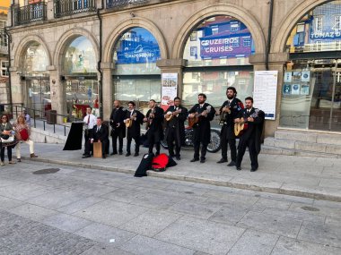 Portekiz 'in Porto kentindeki tarihi binalar ve dar sokaklar.