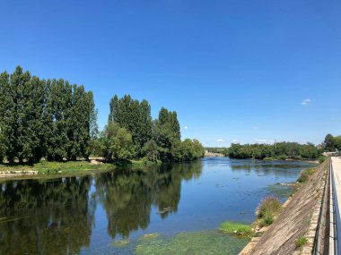 Fransa 'da Poitiers. Binalar ve mimari. Fransız manzarası