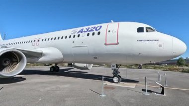 Fransa 'nın Toulouse kentindeki Aeroscopia müzesinde modern yolcu uçakları ve Concorde uçakları ve interaktif havacılık sergileri bir hangar yapısında sergilenmektedir. Havacılığı kapat