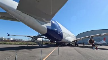 Fransa 'nın Toulouse kentindeki Aeroscopia müzesinde modern yolcu uçakları ve Concorde uçakları ve interaktif havacılık sergileri bir hangar yapısında sergilenmektedir. Havacılığı kapat