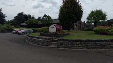 Blair Athol İskoç Highlands Perthshire Pitlochry yakınlarındaki tek malt viski fabrikası binaları.