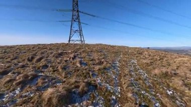 Perthshire İskoçya 'da Glenearn ve Glenearn Tepesi çevresindeki kırsal araziler Ochil Hills' in kuzey sınırında yer alıyor. Strath Earn vadisine bakan ormanlık, nehirler ve yuvarlanan arazilerle birlikte..