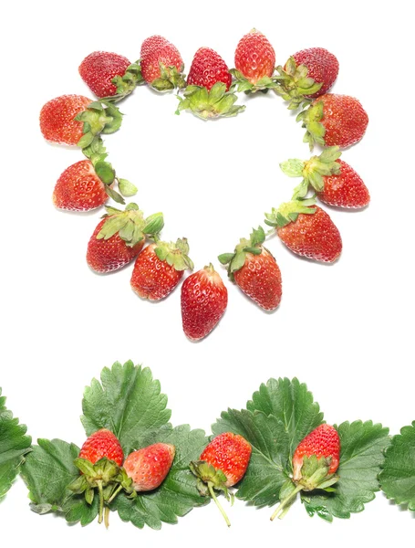 Ripe strawberries heart shape frame isolated — Stock Photo, Image