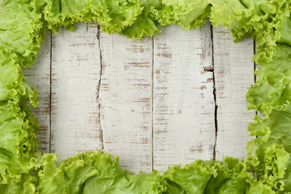 Ensalada de roble verde sobre mesa de madera —  Fotos de Stock