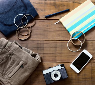 düz yatıyordu hipster giyim