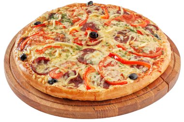 Pepperoni pizza mozzarella ve domates ile