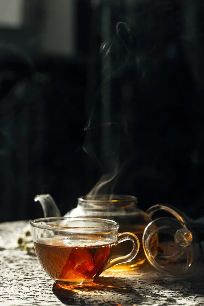 Warm Cup Tea Glass Teapot Dark Background — Stock Photo, Image