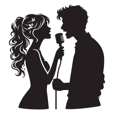 Çiftin Bir Mikrofona Birlikte Şarkı Söylemesinin Silüeti