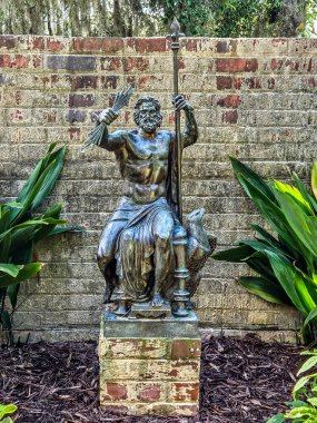 Güney Carolina, Murrells Körfezi 'ndeki Brookgreen Bahçeleri sanat, doğa ve tarihi harmanlayan, ulusal çapta tanınmış bir heykel bahçesi ve vahşi yaşam koruma alanıdır..