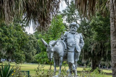 Brookgreen Gardens 'tan Sancho Panza. Güney Carolina, Murrells Körfezi 'ndeki Brookgreen Bahçeleri sanat, doğa ve tarihi harmanlayan, ulusal çapta tanınmış bir heykel bahçesi ve vahşi yaşam koruma alanıdır..