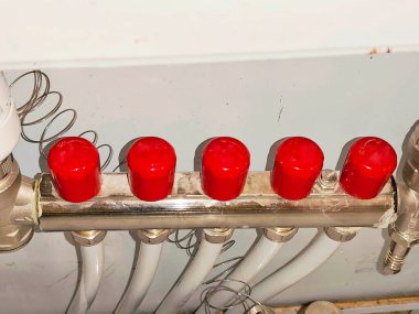 Yeraltı ısıtması için manifold. Yüksek kalite fotoğraf