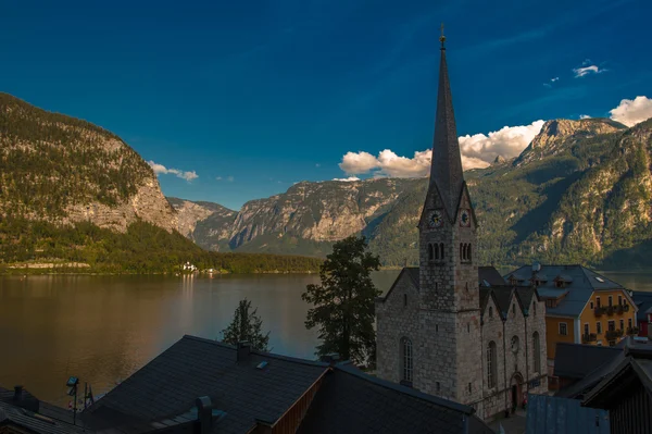 Krásné letní alpské Hallstatt — Stock fotografie