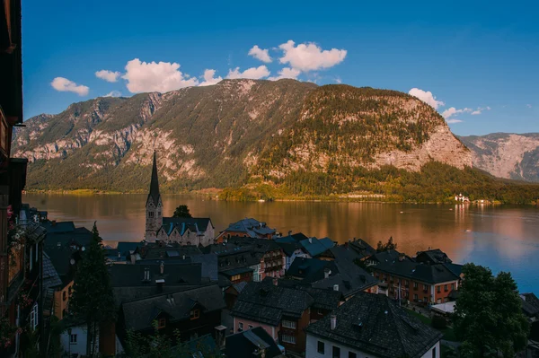 Vacker sommar alpina Hallstatt — Stockfoto