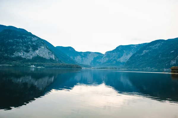 Озеро в Альпах Австрії — стокове фото