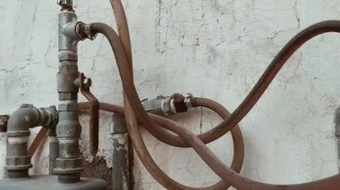 Karışık metal ve esnek borularla kapalı hava gaz bağlantısı