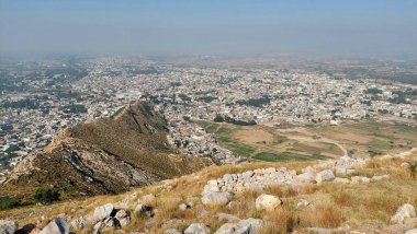 Genişletici Yüksek Açılı Vadi Kenti Görünümü