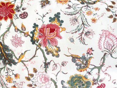 Rastgele çiçek ve yaprakların grafiksel arkaplanı, canlı kırmızı, pembe ve yeşil dal renginde. Yazılı duvar kağıdı ve kumaş konsepti. Kusursuz arkaplan dokusu.