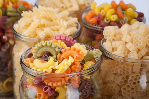 Latas llenas de pasta — Foto de Stock