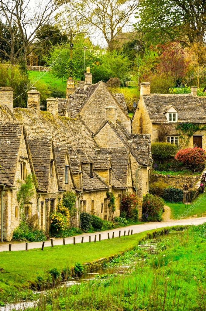 Bibury Cottages England Stock Photo C Cristinna Stoian 117750216