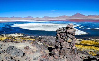 Red Lagoon, Eduardo Avaroa Andean Fauna National Reserve, Bolivia clipart