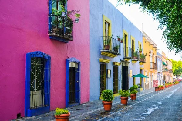 Edificios coloridos, ciudad de Puebla, México. 17 de mayo —  Fotos de Stock