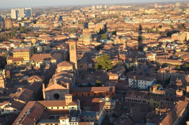 Gün batımında, Emilia Romagna bölgesinin İtalya Bologna yukarıdan. 26 Şubat 2016