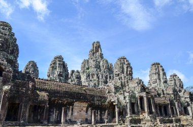 Buda yüzleri Angkor Wat karmaşık tapınakta Bayon, Siem Reap, Kamboçya. 1 Eylül 2015