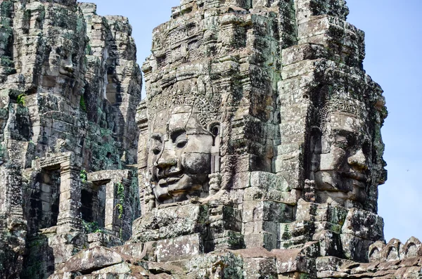 Buda yüzleri Angkor Wat karmaşık tapınakta Bayon, Siem Reap, Kamboçya. 1 Eylül 2015