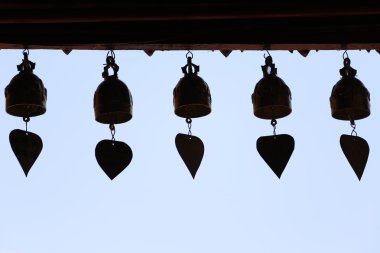 Satır, Chiang Mai, Tayland buddist tapınakta altın çan