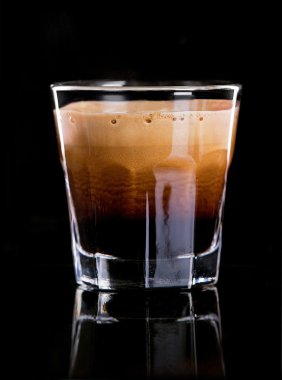 Bir fincan espresso kahve.
