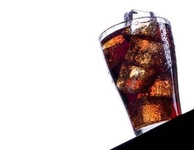 Soğuk meşrubat buz ile yenileme