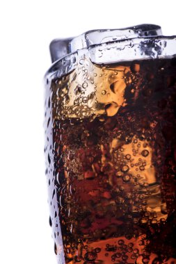 Soğuk meşrubat buz ile yenileme