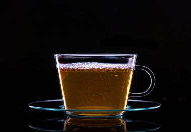 Bir bardak kırmızı çay