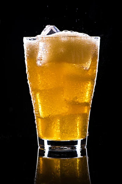 Холодный освежающий прохладительный напиток со льдом Стоковая Картинка