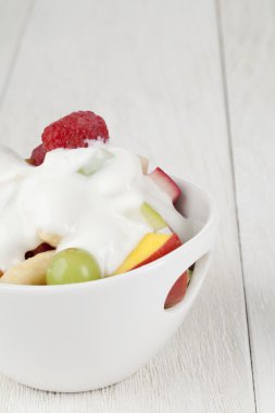 tabak meyve salatası